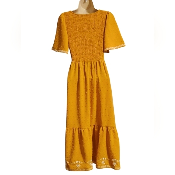 Simplee Summer Floral Embroidery Short-sleeve Square Neck Ruffle Hem Dress Sm. - Picture 8 of 8